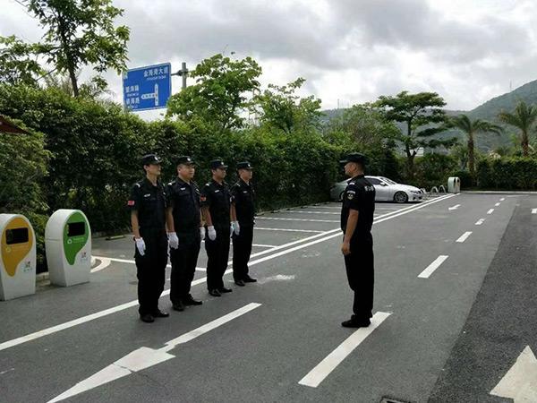 談?wù)撐飿I(yè)安保服務(wù)標準？